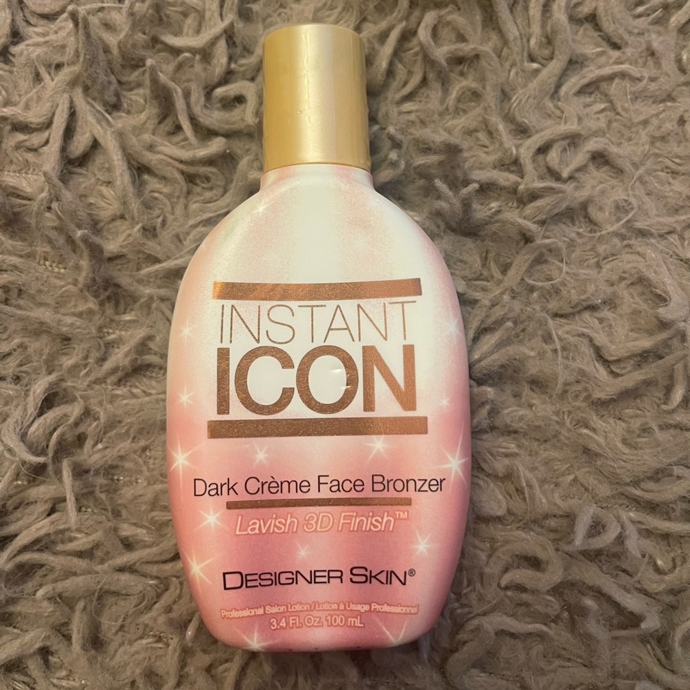 Face bronzer indoor tanning lotion.